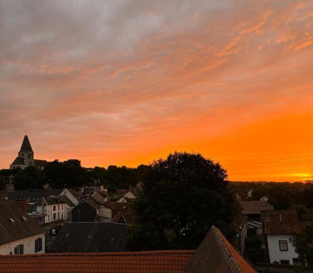 بنسيون Aura Castle