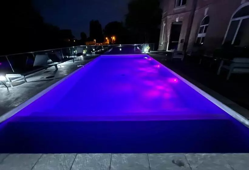 ペンション Aura Castle