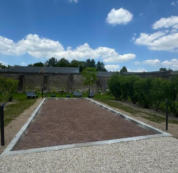 بنسيون Aura Castle