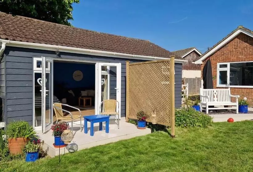 Majatalo Nautical Themed Guest House With Private Patio On The Outskirts Of Lymington