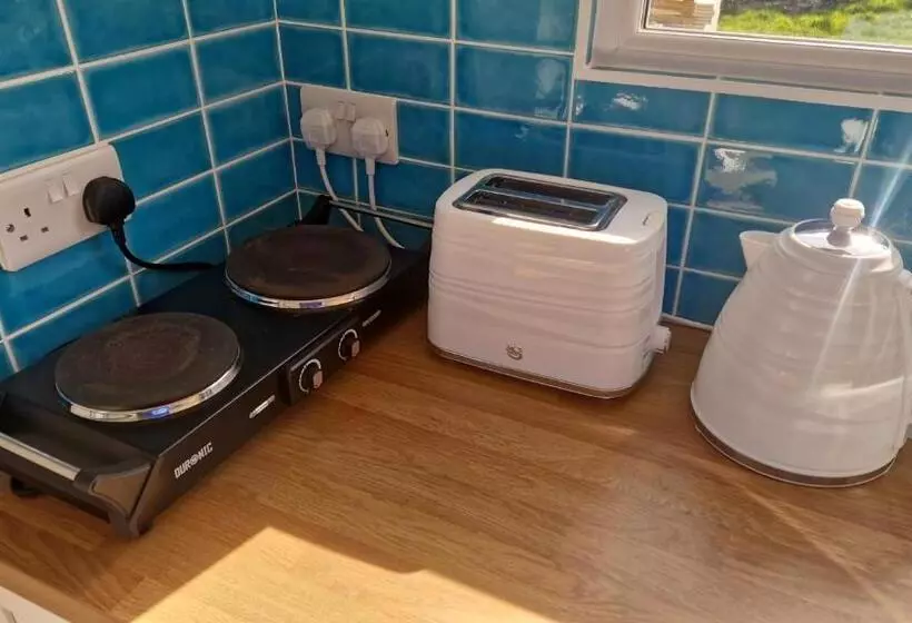 Majatalo Nautical Themed Guest House With Private Patio On The Outskirts Of Lymington