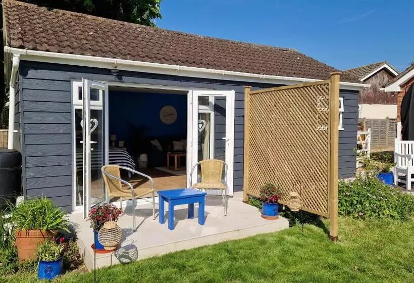 Majatalo Nautical Themed Guest House With Private Patio On The Outskirts Of Lymington