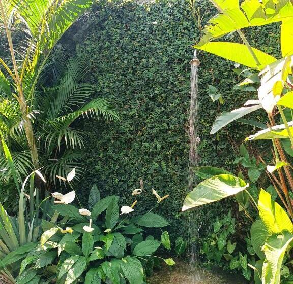 Pensión Suíte 3 Enseada Com Garagem