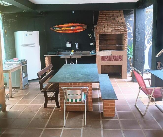 Pension Suíte 3 Enseada Com Garagem