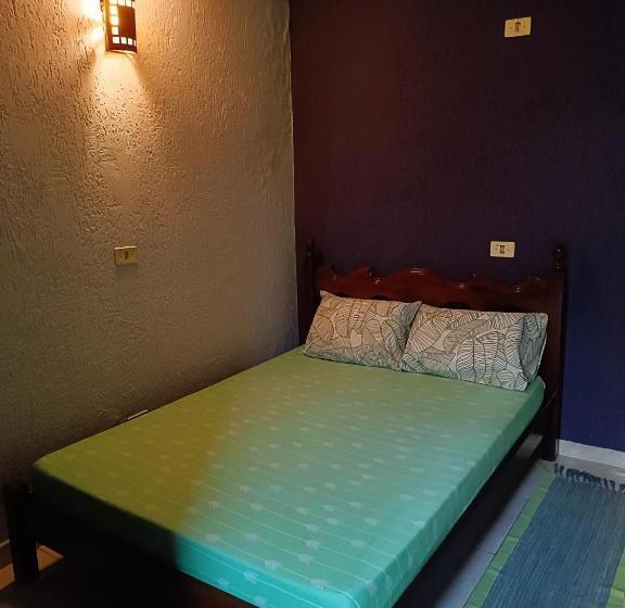 Pension Suíte 3 Enseada Com Garagem