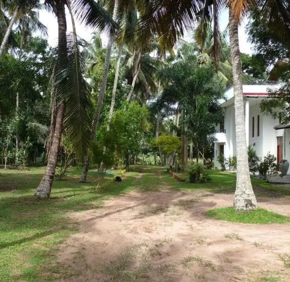 ペンション The Escape, Minuwangoda