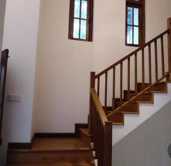 ペンション The Escape, Minuwangoda