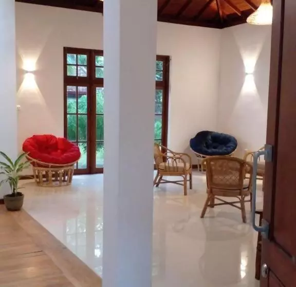 ペンション The Escape, Minuwangoda