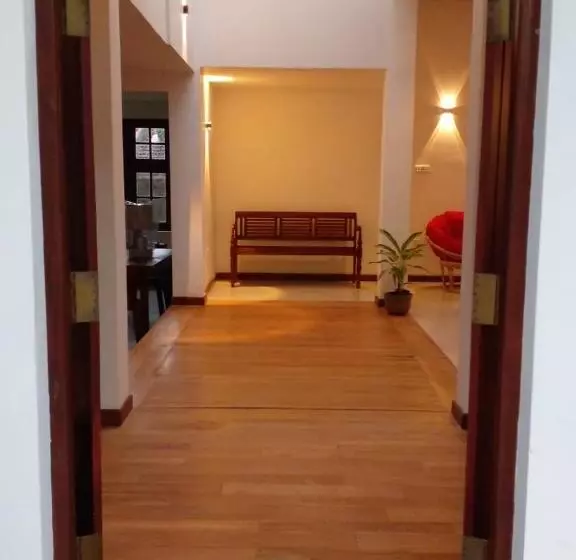 ペンション The Escape, Minuwangoda