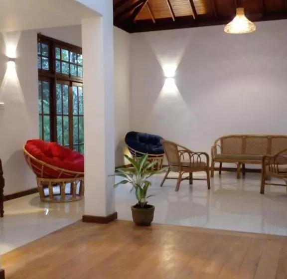 ペンション The Escape, Minuwangoda