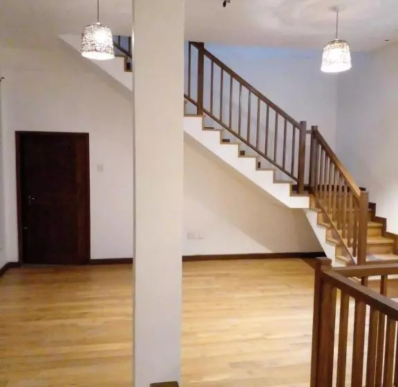 ペンション The Escape, Minuwangoda