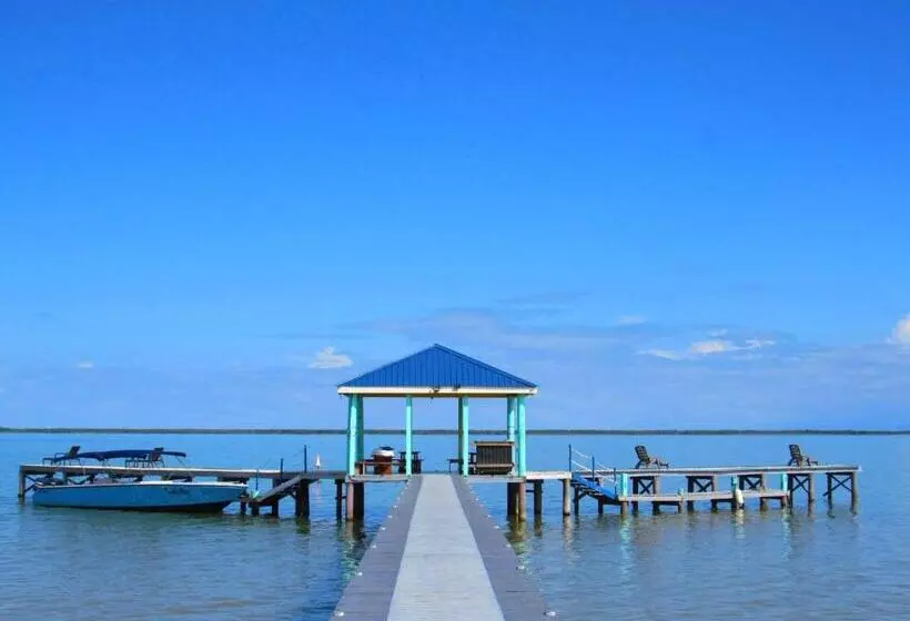 リゾートホテル Daphne S Lagoon Lodge