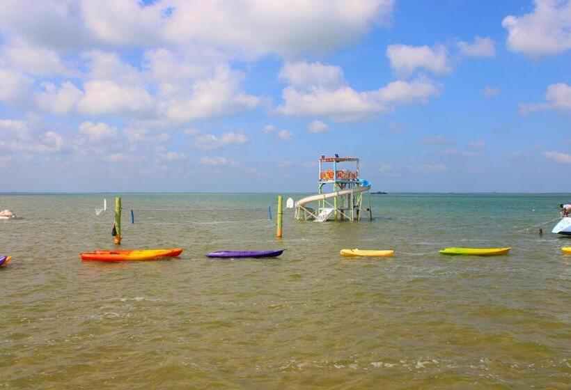 Курорт Daphne S Lagoon Lodge