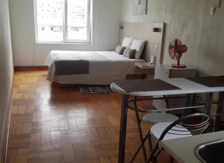 ユースホステル Eldepto Parque Bustamante