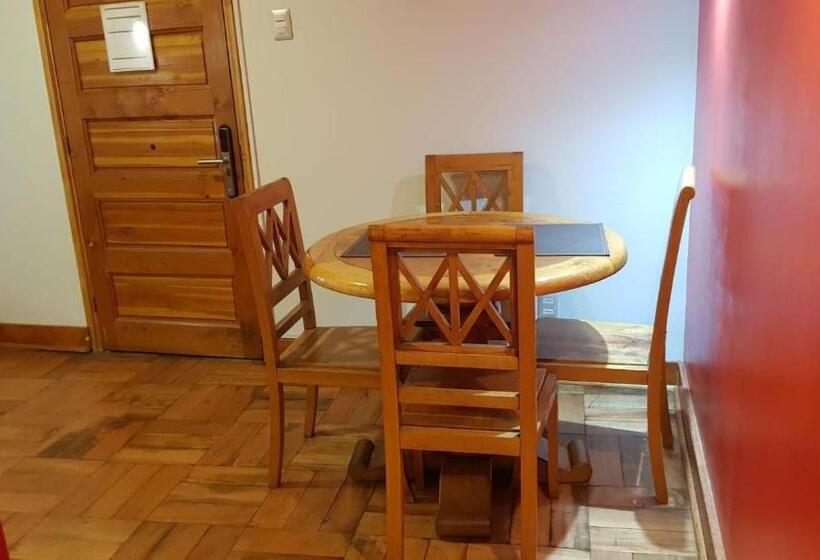 ユースホステル Eldepto Parque Bustamante