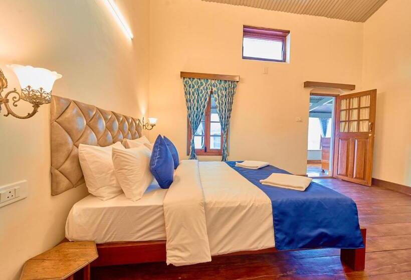 호스텔 Vintage Inglenook Premium Ooty Bungalow By Voye Homes
