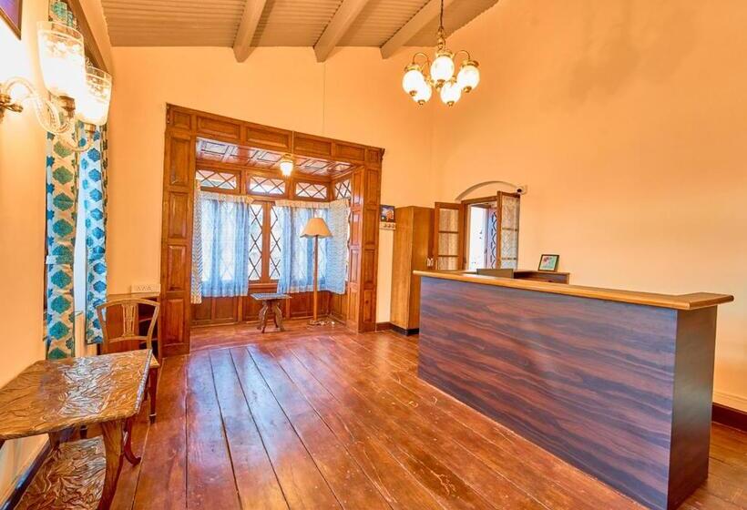 הוסטל Vintage Inglenook Premium Ooty Bungalow By Voye Homes