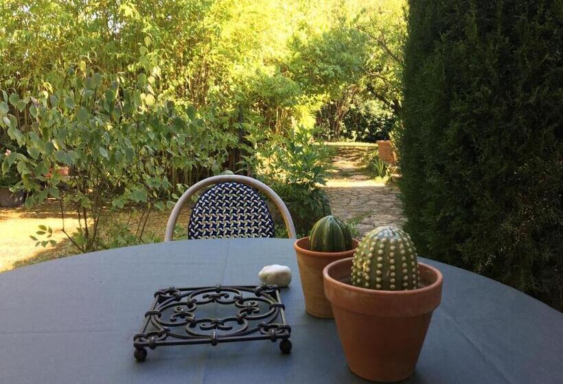 B&b Chambre De Julie Le Jardin