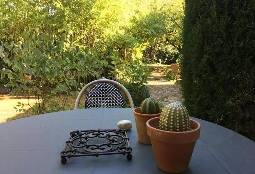 B&b Chambre De Julie Le Jardin