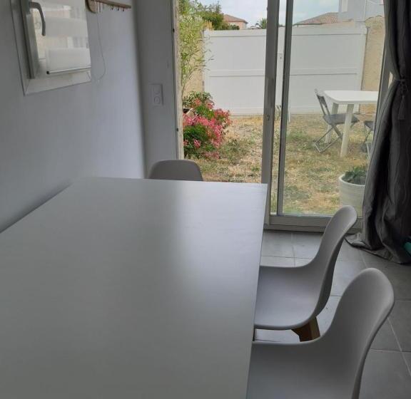 צימר La Casita Sérignanaise