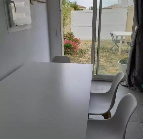 ベッドアンドブレックファースト La Casita Sérignanaise