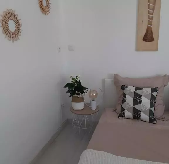 ベッドアンドブレックファースト La Casita Sérignanaise