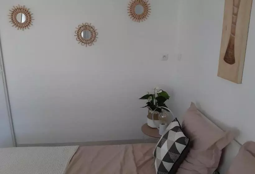 ベッドアンドブレックファースト La Casita Sérignanaise