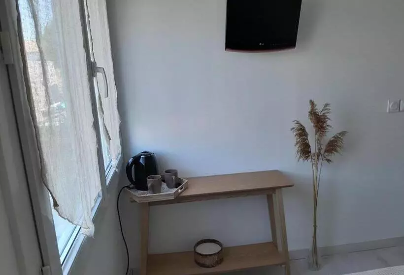 ベッドアンドブレックファースト La Casita Sérignanaise
