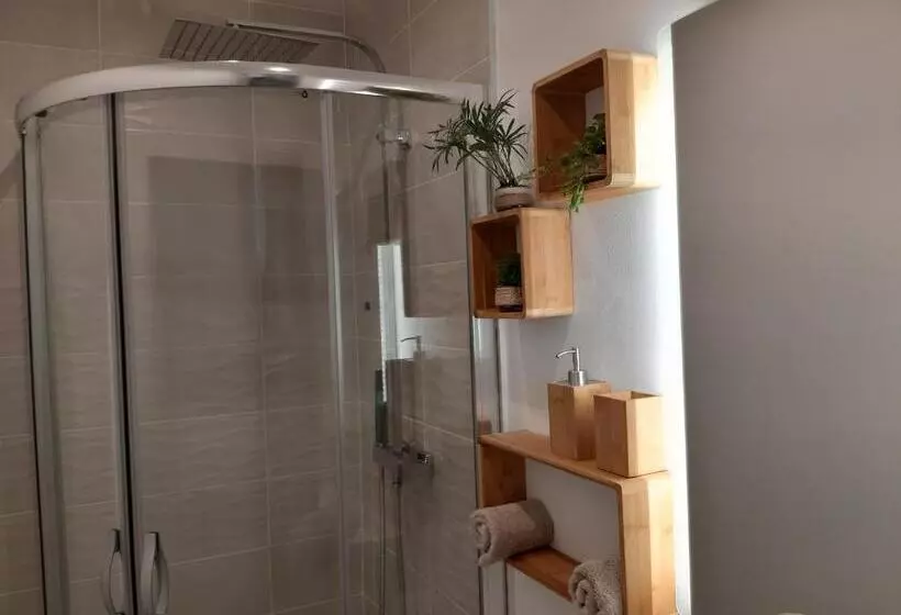 ベッドアンドブレックファースト La Casita Sérignanaise