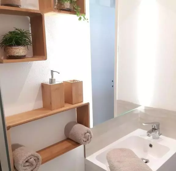 ベッドアンドブレックファースト La Casita Sérignanaise