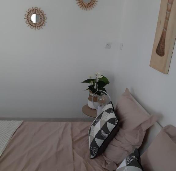 צימר La Casita Sérignanaise