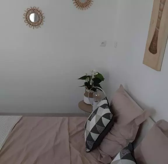 ベッドアンドブレックファースト La Casita Sérignanaise
