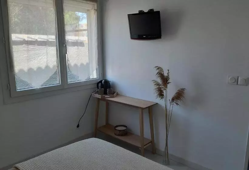 ベッドアンドブレックファースト La Casita Sérignanaise