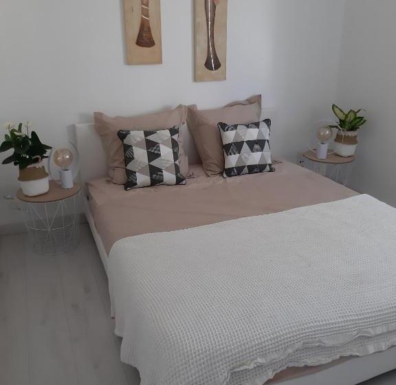 צימר La Casita Sérignanaise