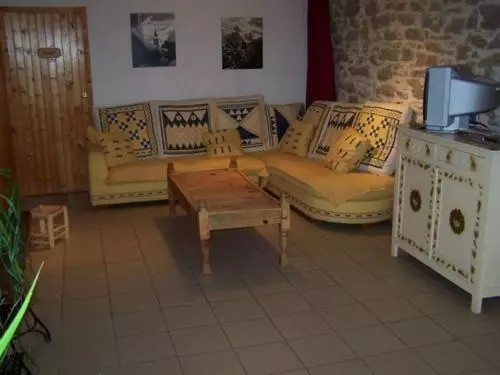 Aamiaismajoitus (B&B) Le Gîte De L Ourserie