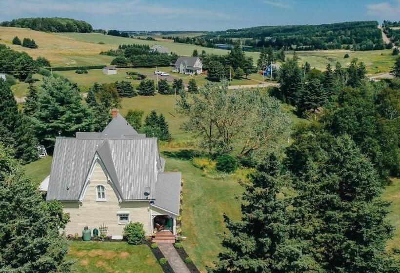 Clinton Pond Bed And Breakfast