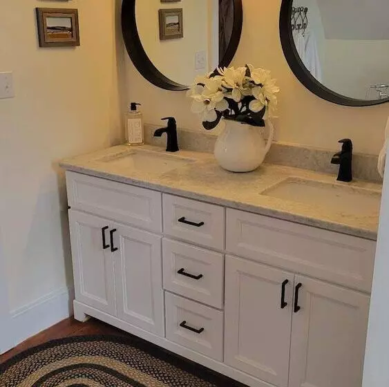 Clinton Pond Bed And Breakfast