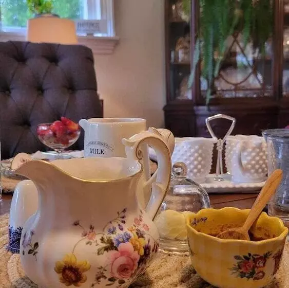 Clinton Pond Bed And Breakfast