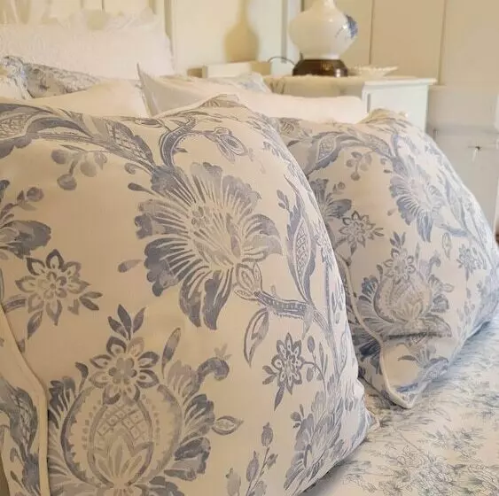 Clinton Pond Bed And Breakfast