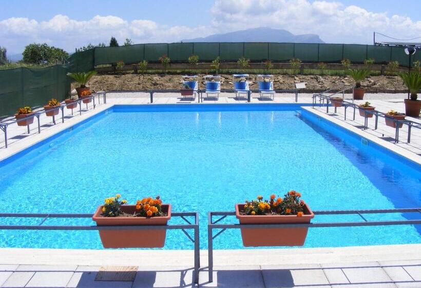 בית מלון כפרי Agriturismo Il Borghetto