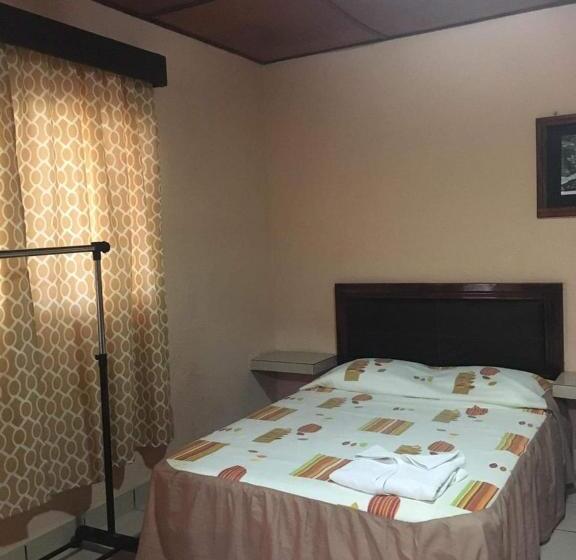 ホテル Maria Eugenia