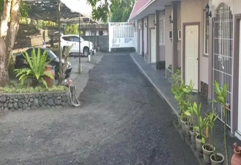 ホテル Oyo 1079 Mayon View Garden Apartelle Sa Bukid