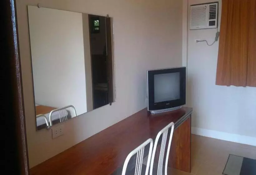 ホテル Oyo 1079 Mayon View Garden Apartelle Sa Bukid