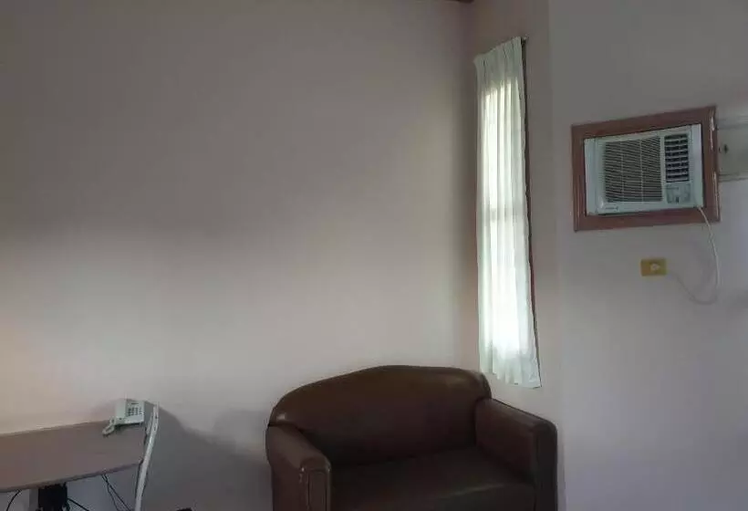 ホテル Oyo 1079 Mayon View Garden Apartelle Sa Bukid