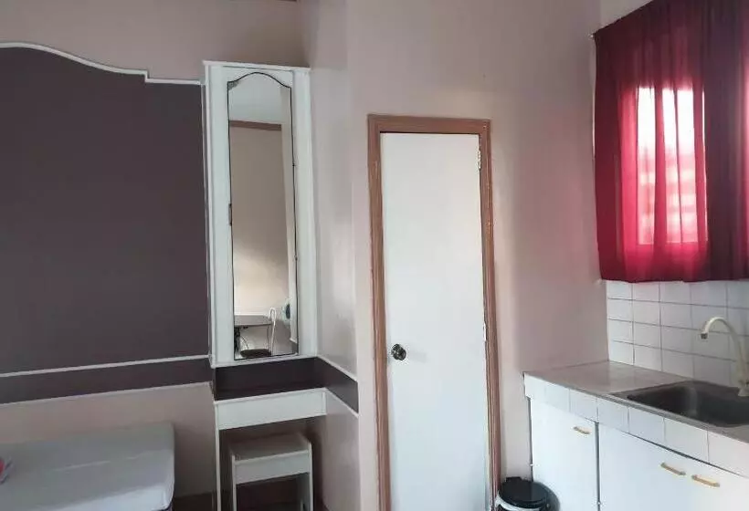 ホテル Oyo 1079 Mayon View Garden Apartelle Sa Bukid