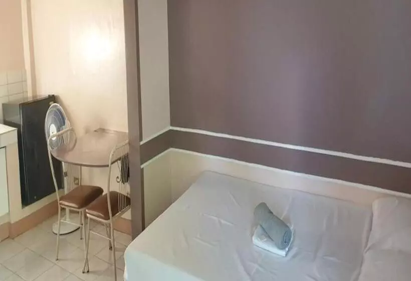 ホテル Oyo 1079 Mayon View Garden Apartelle Sa Bukid