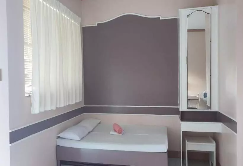 ホテル Oyo 1079 Mayon View Garden Apartelle Sa Bukid