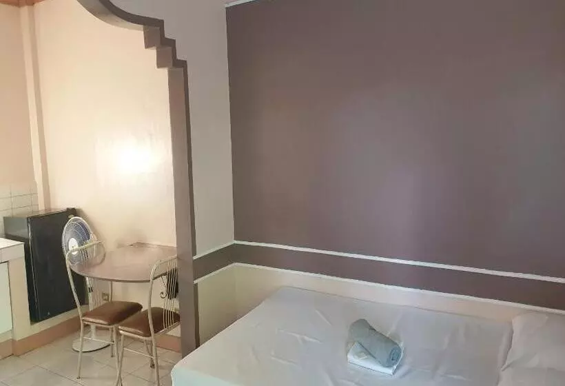 ホテル Oyo 1079 Mayon View Garden Apartelle Sa Bukid