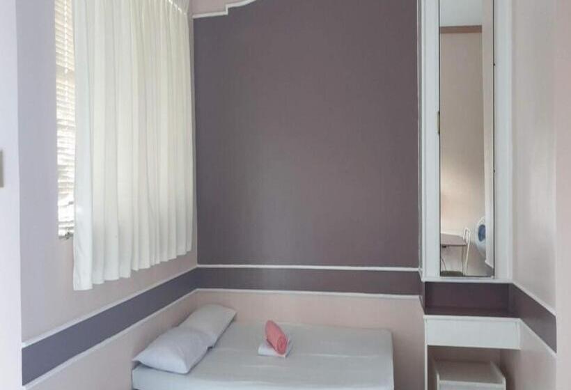 Hotelli Oyo 1079 Mayon View Garden Apartelle Sa Bukid