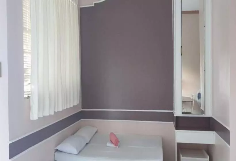 ホテル Oyo 1079 Mayon View Garden Apartelle Sa Bukid